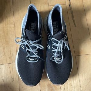 New balance men’s tennis shoes